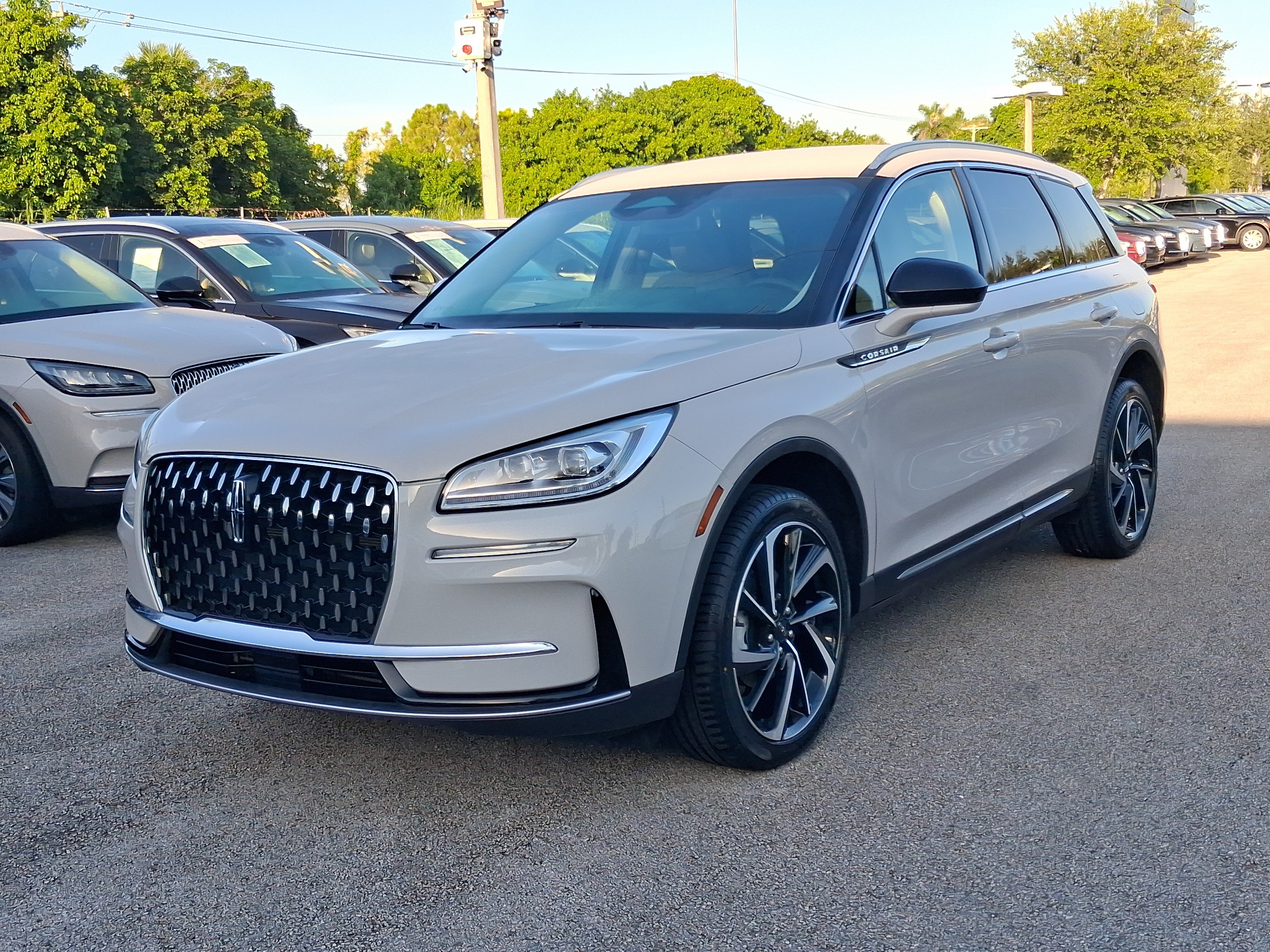 Certified 2023 Lincoln Corsair Reserve FWD image 2