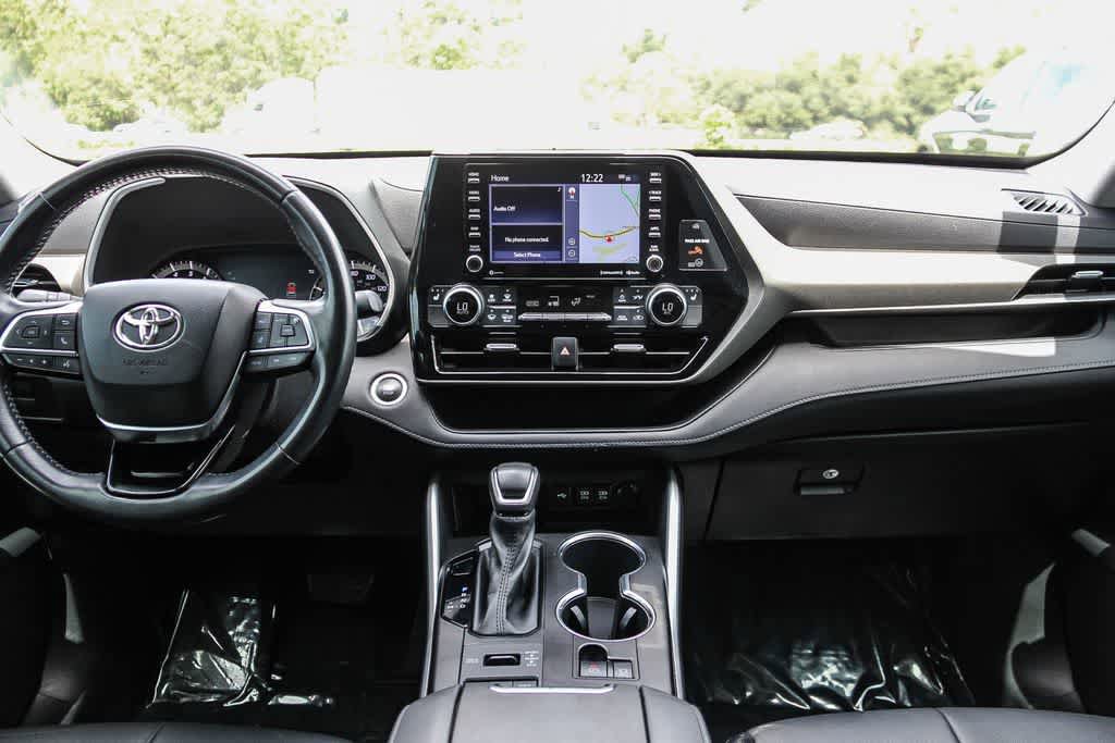 Used 2021 Toyota Highlander XLE image 13