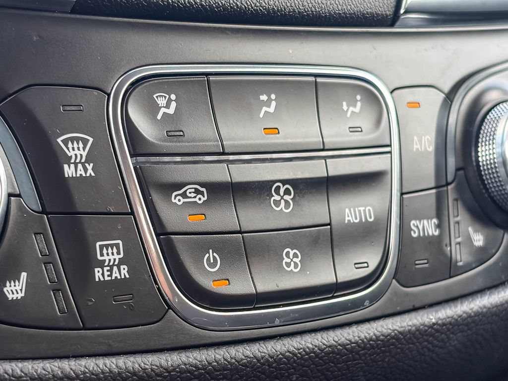 Used 2022 Chevrolet Equinox LT AWD/4WD image 26