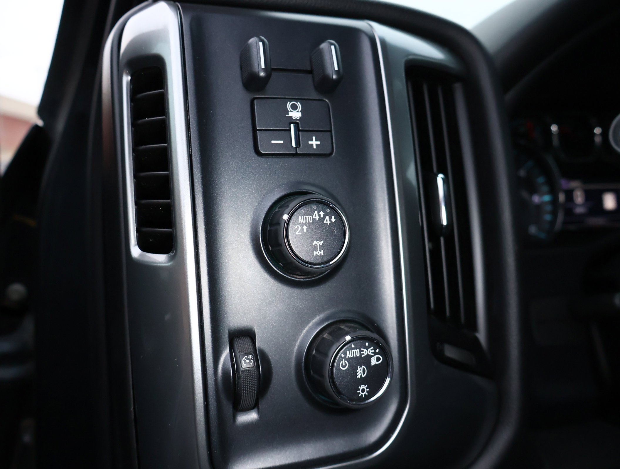 Used 2017 Chevrolet Silverado 1500 LT w/ All Star Edition image 11