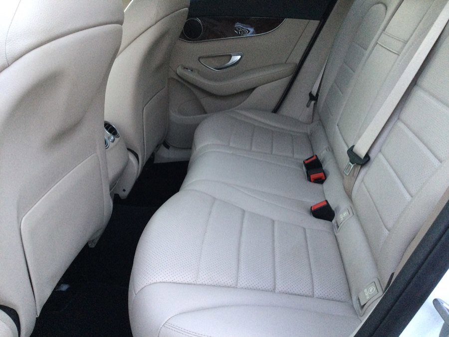 Used 2019 Mercedes-Benz GLC 300 4MATIC image 18