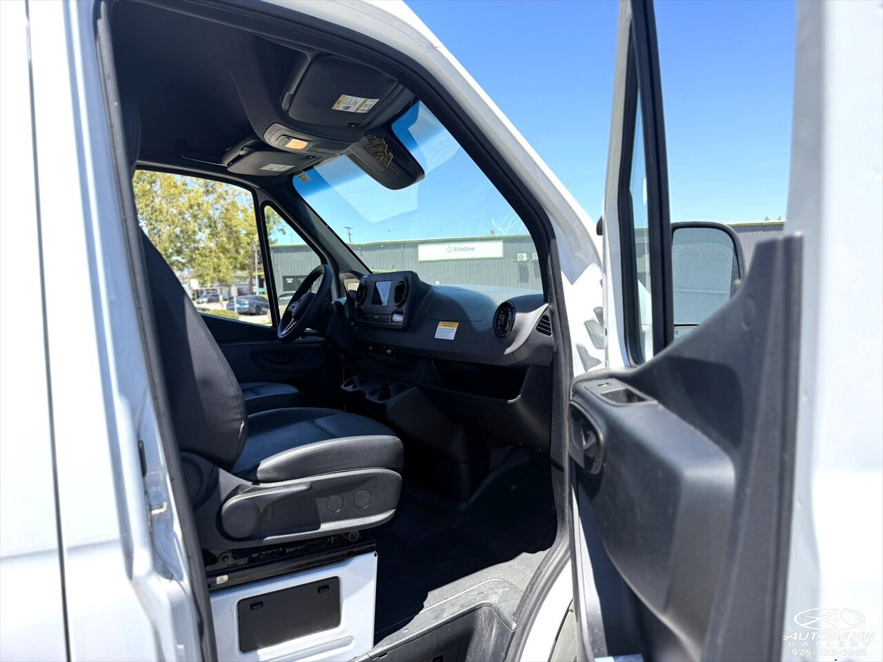 Used 2024 Mercedes-Benz Sprinter 2500 image 19