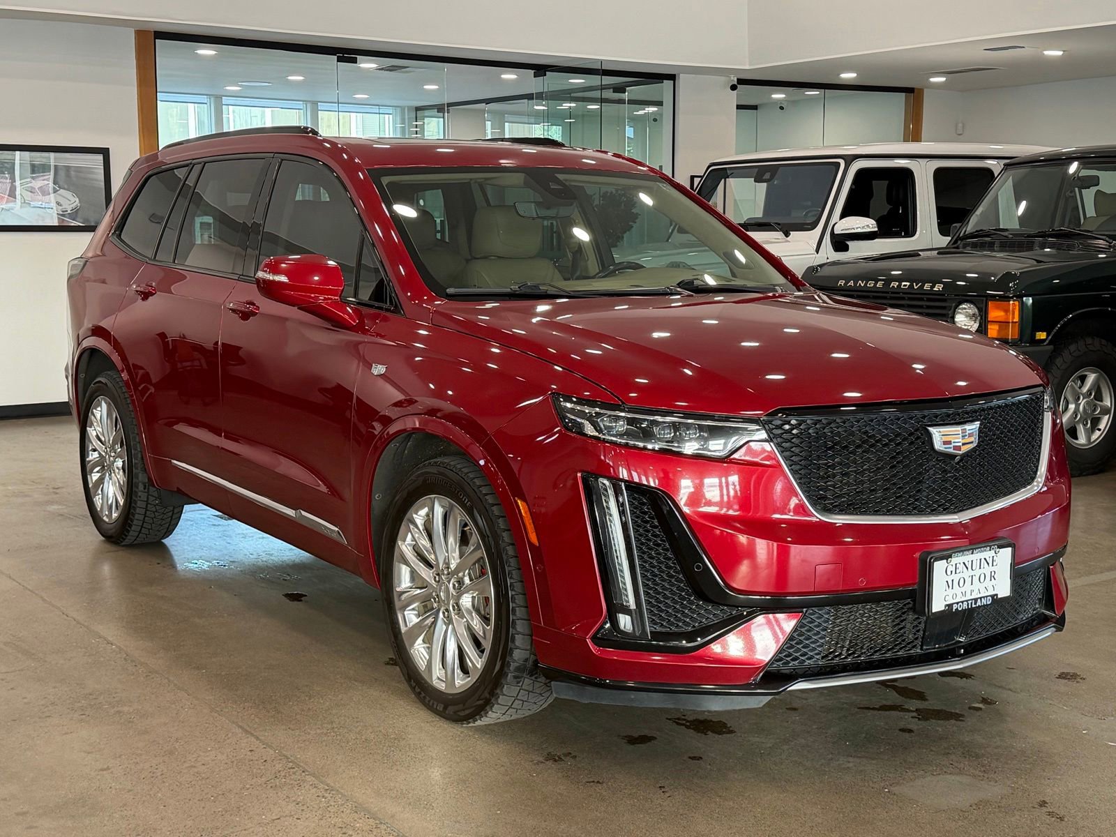 Used 2020 Cadillac XT6 Sport w/ Platinum Package AWD/4WD image 3