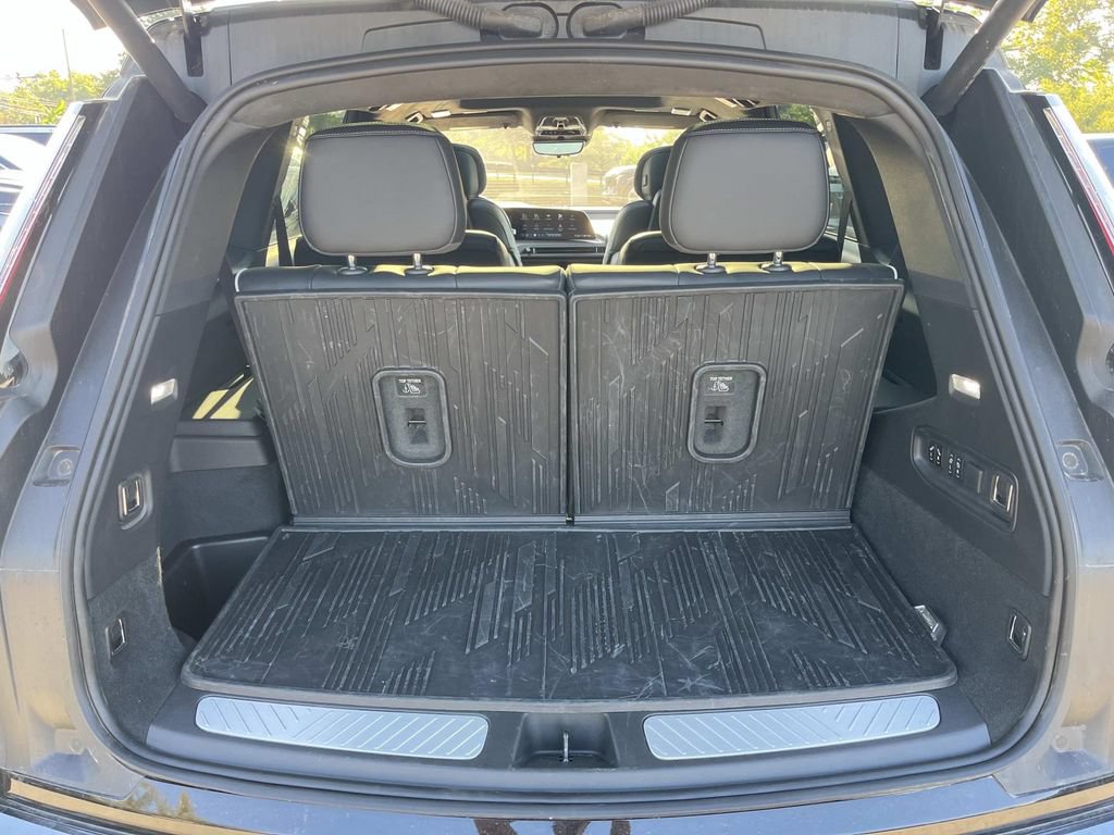 Certified 2026 Cadillac Vistiq Platinum w/ LPO, Floor Liner Package AWD/4WD image 25