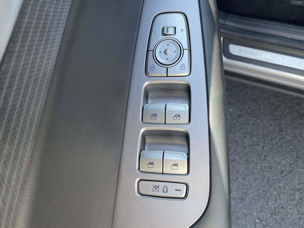 Used 2024 Hyundai Palisade Limited AWD/4WD image 16