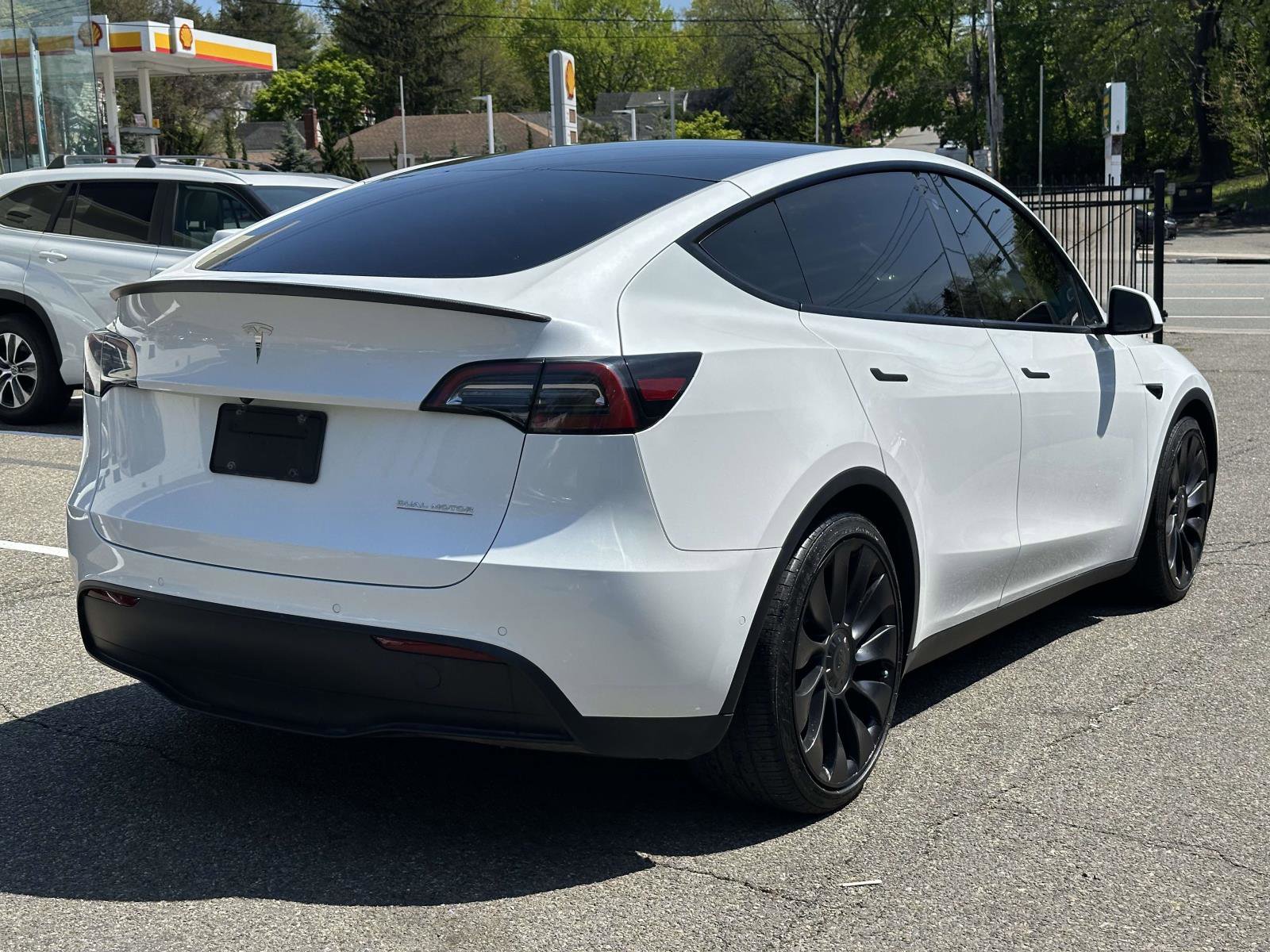 Used 2022 Tesla Model Y Performance AWD/4WD image 2