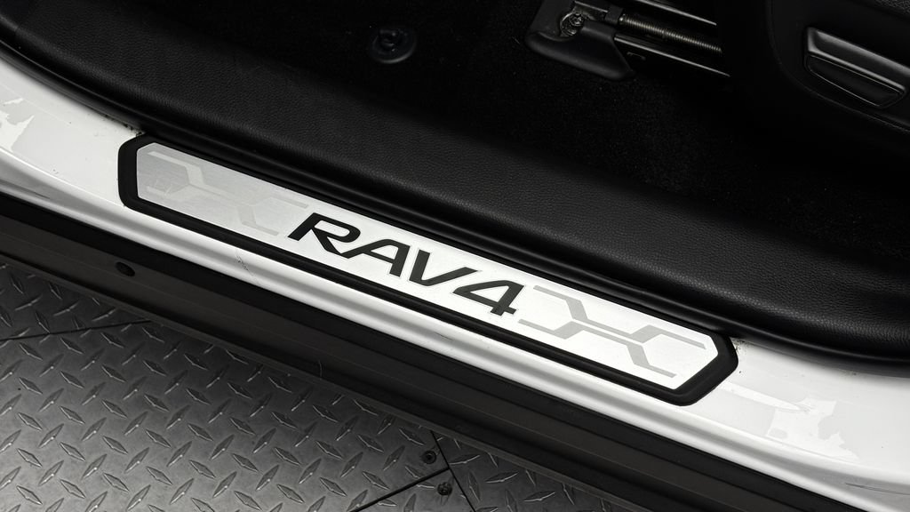 Used 2023 Toyota RAV4 SE w/ Weather & Moonroof Package AWD/4WD image 21