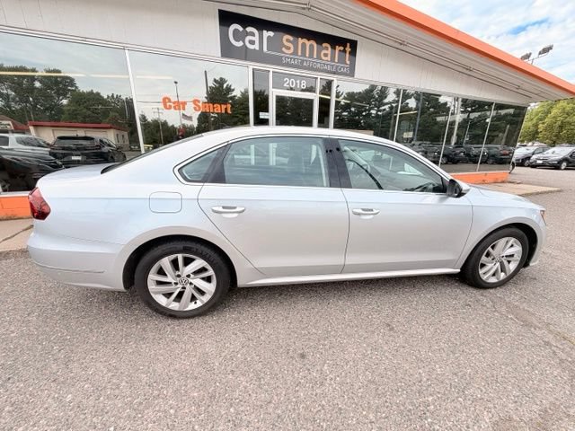 Used 2018 Volkswagen Passat 2.0T SE w/ SE Lighting Package FWD image 8