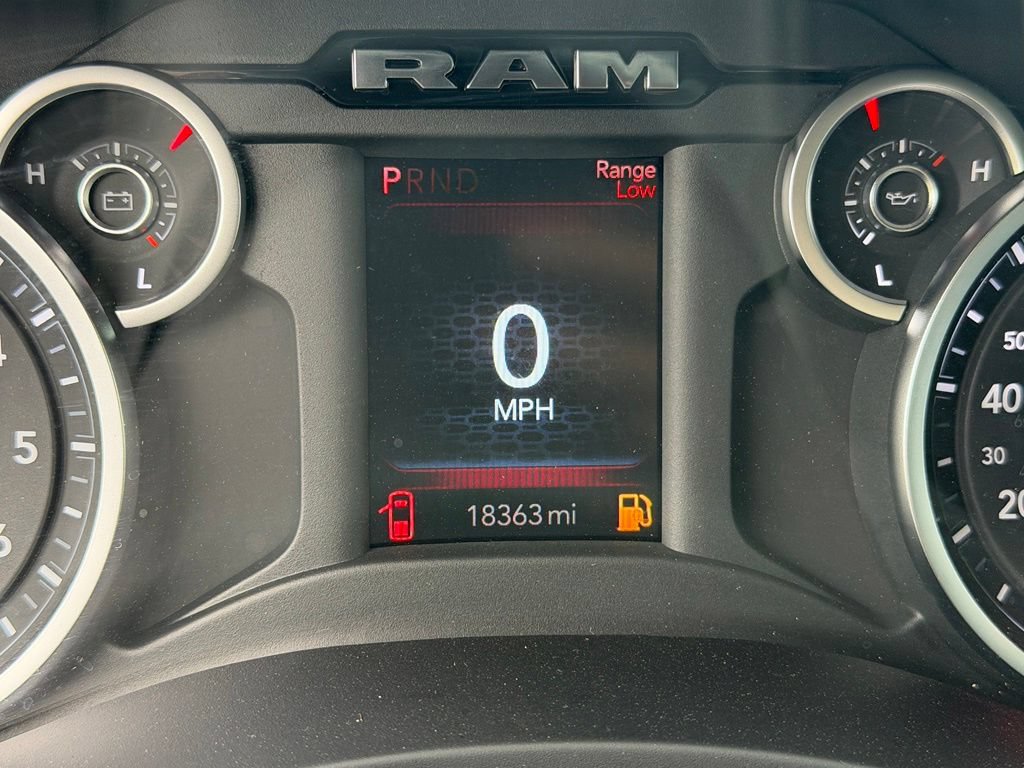 Used 2026 RAM 2500 Big Horn AWD/4WD image 2