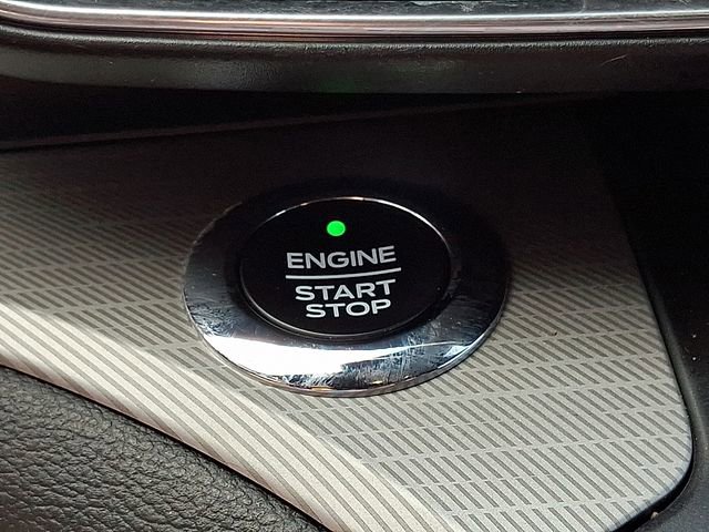 Used 2020 Ford Explorer XLT w/ Equipment Group 202A image 23