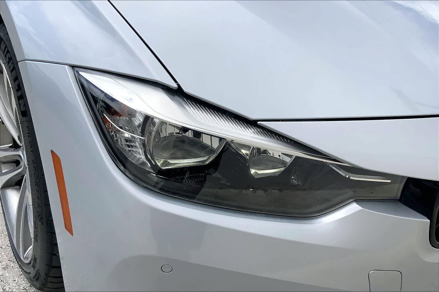 Used 2017 BMW 330i Sedan RWD image 32