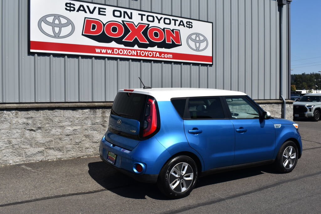 Used 2017 Kia Soul EV FWD image 5