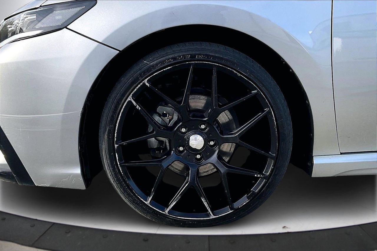 Used 2021 Toyota Camry SE image 31