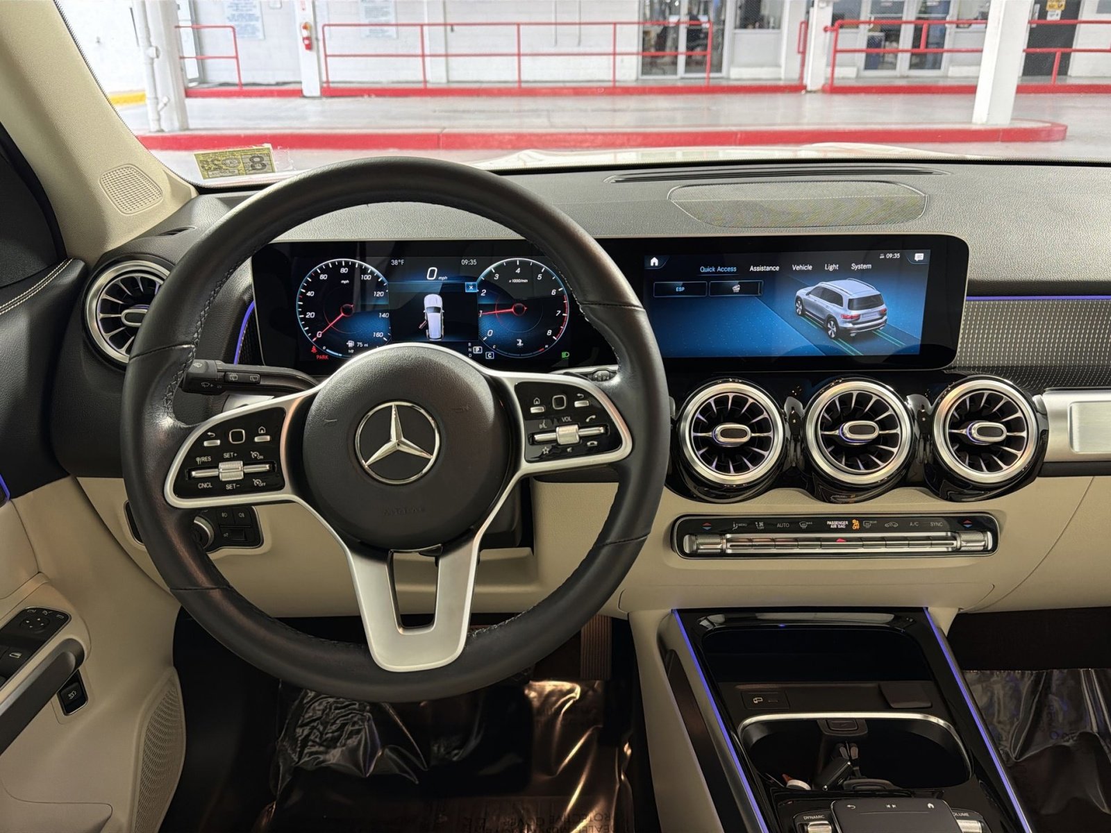 Used 2021 Mercedes-Benz GLB 250 4MATIC image 16