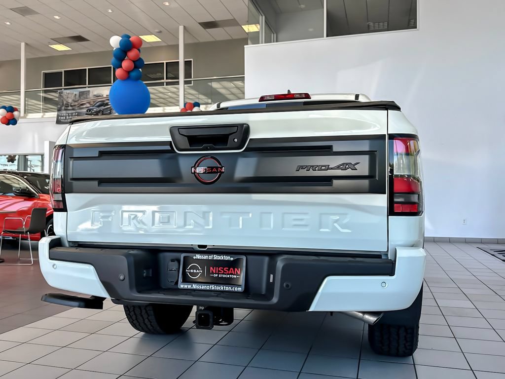 New 2026 Nissan Frontier PRO-4X w/ Tow Package AWD/4WD image 4