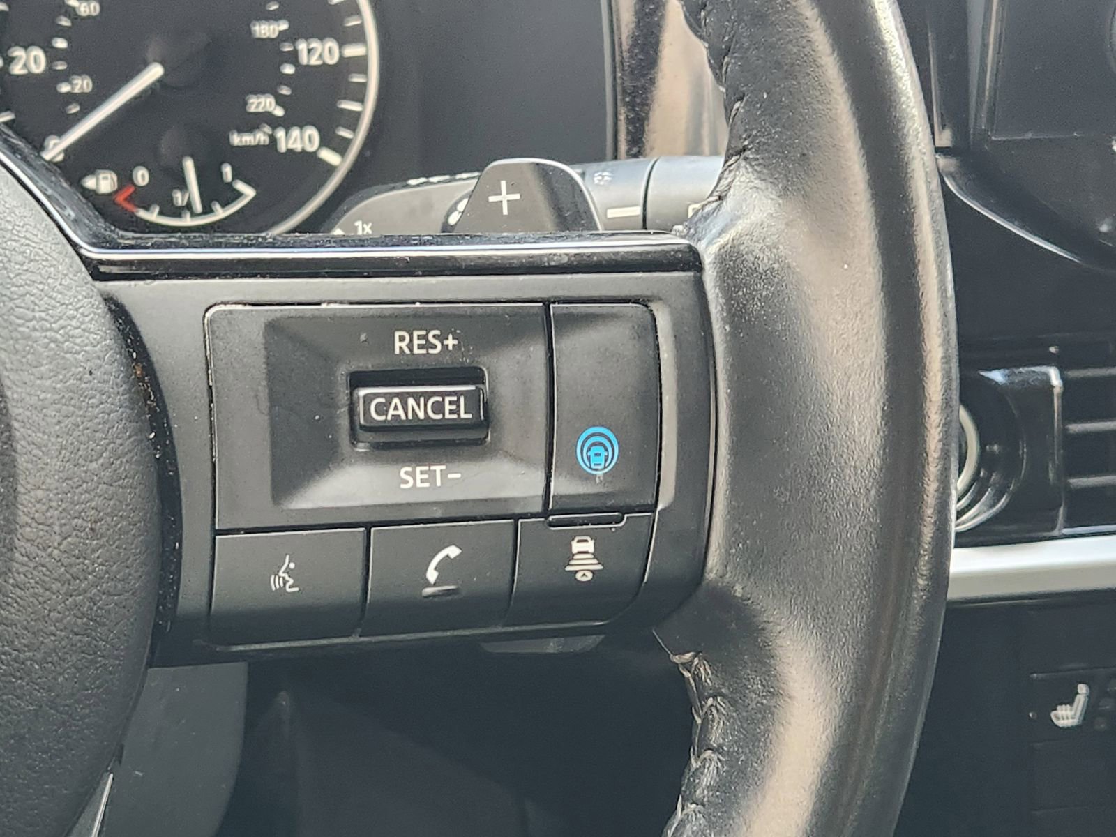 Used 2023 Nissan Pathfinder SV FWD image 32