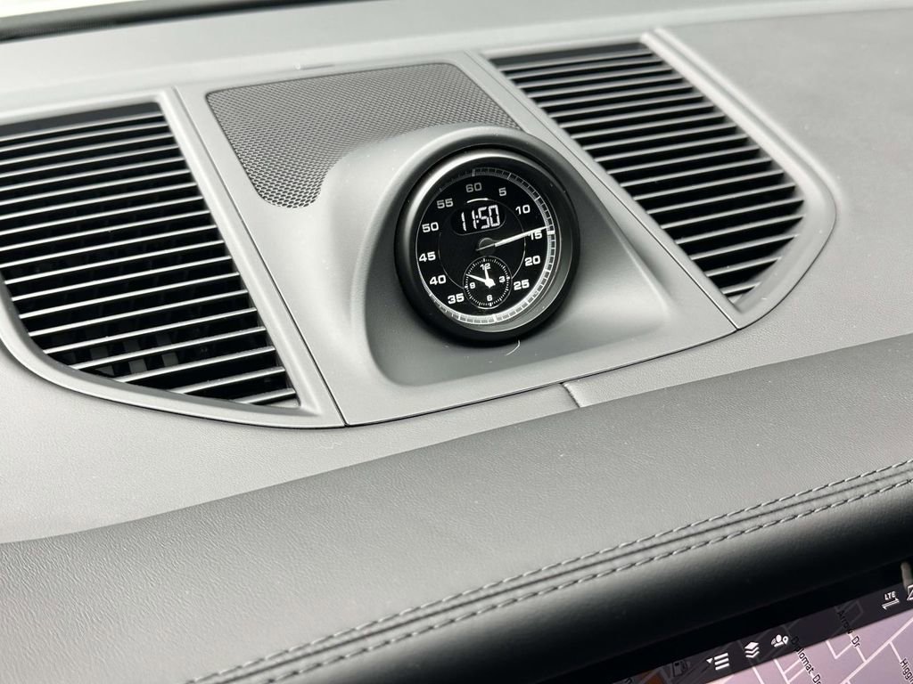 Certified 2025 Porsche Macan Turbo image 24