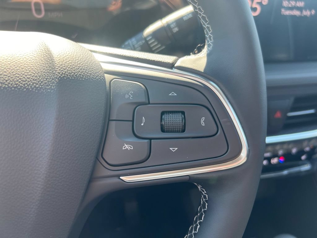Used 2025 Buick Encore GX Avenir w/ Avenir Technology Package AWD/4WD image 10