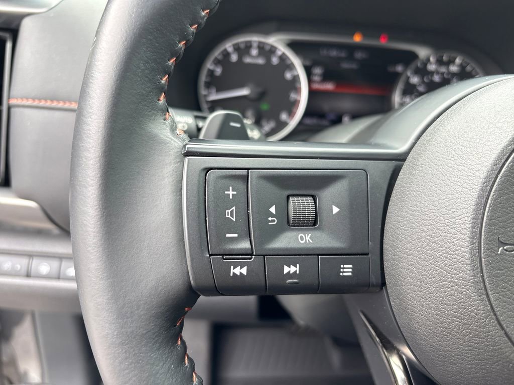 Used 2025 Nissan Pathfinder Rock Creek AWD/4WD image 10