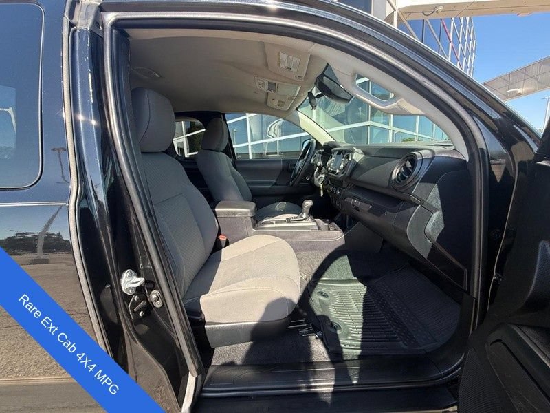 Used 2022 Toyota Tacoma SR AWD/4WD image 10