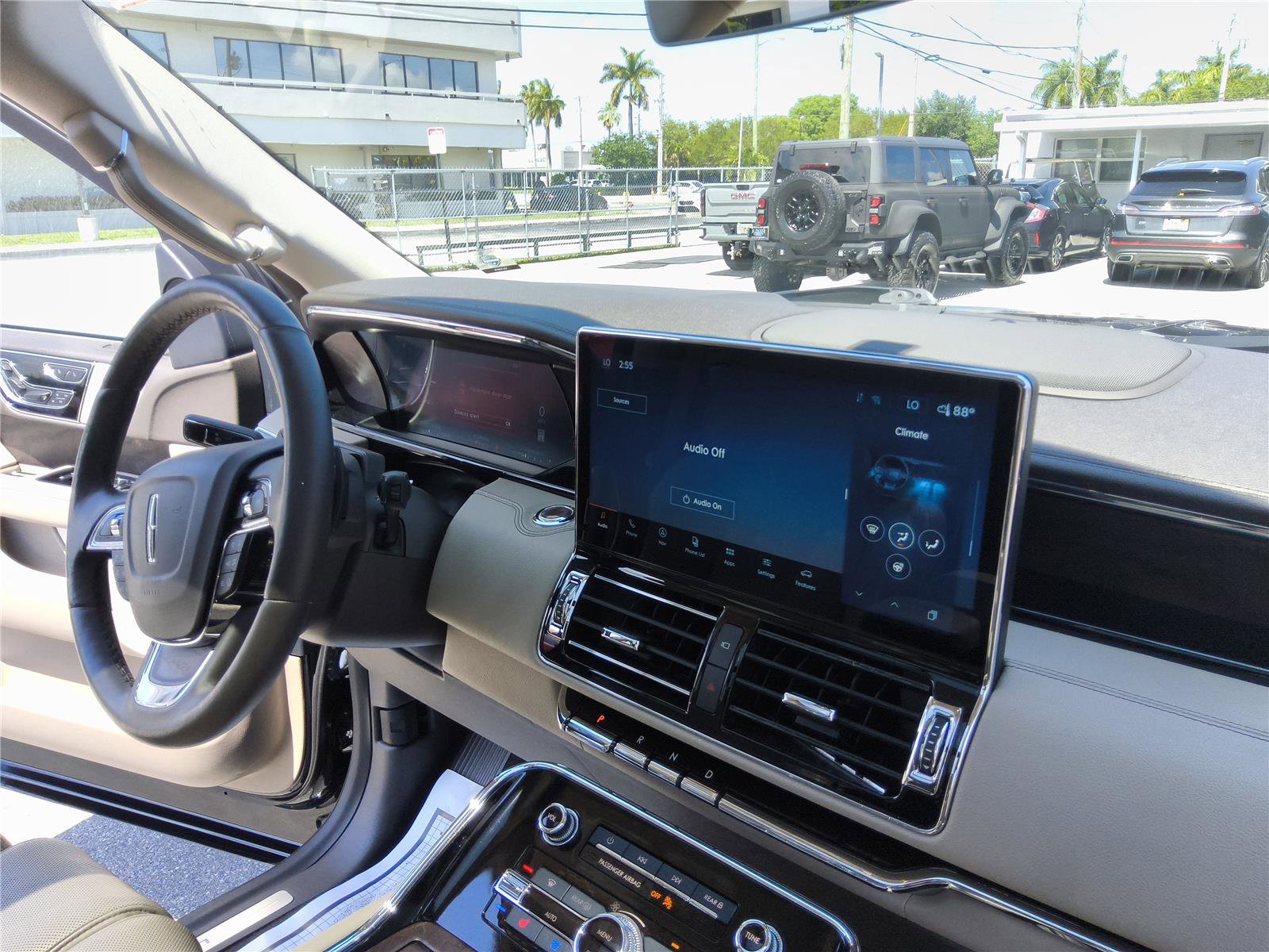 Used 2024 Lincoln Navigator L Reserve AWD/4WD image 29