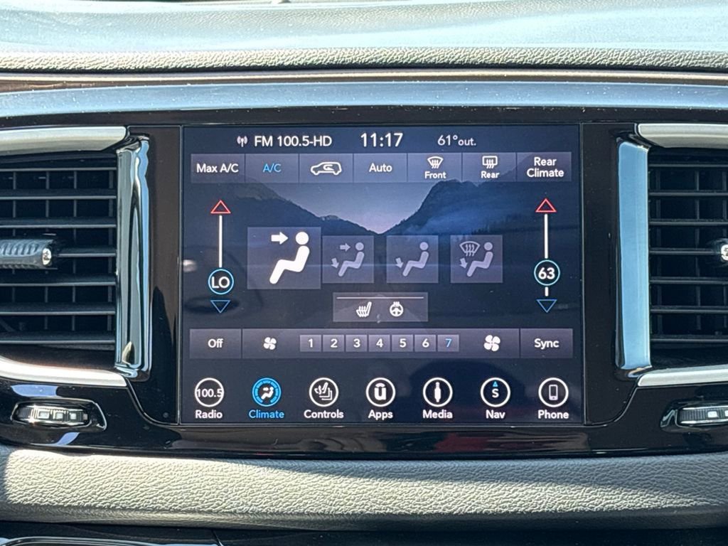 Used 2019 Chrysler Pacifica Touring-L FWD image 19