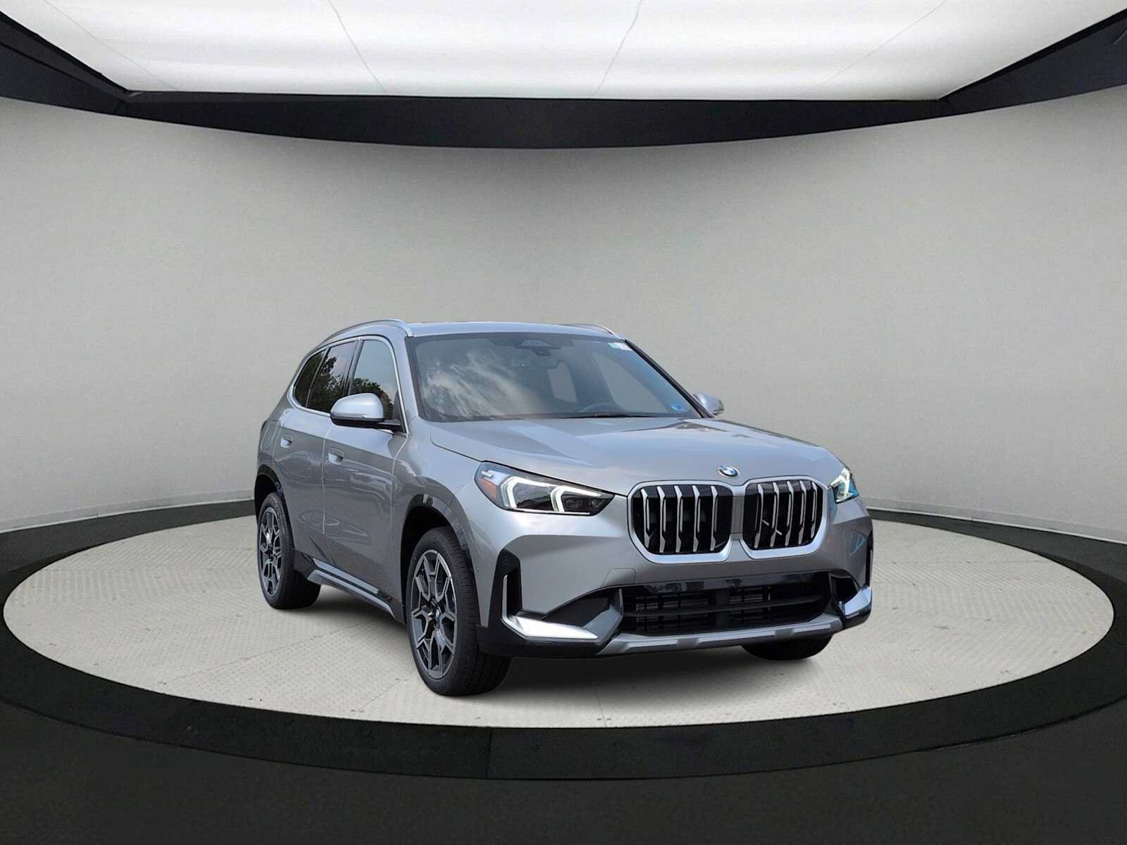 New 2026 BMW X1 xDrive28i w/ Convenience Package AWD/4WD image 2