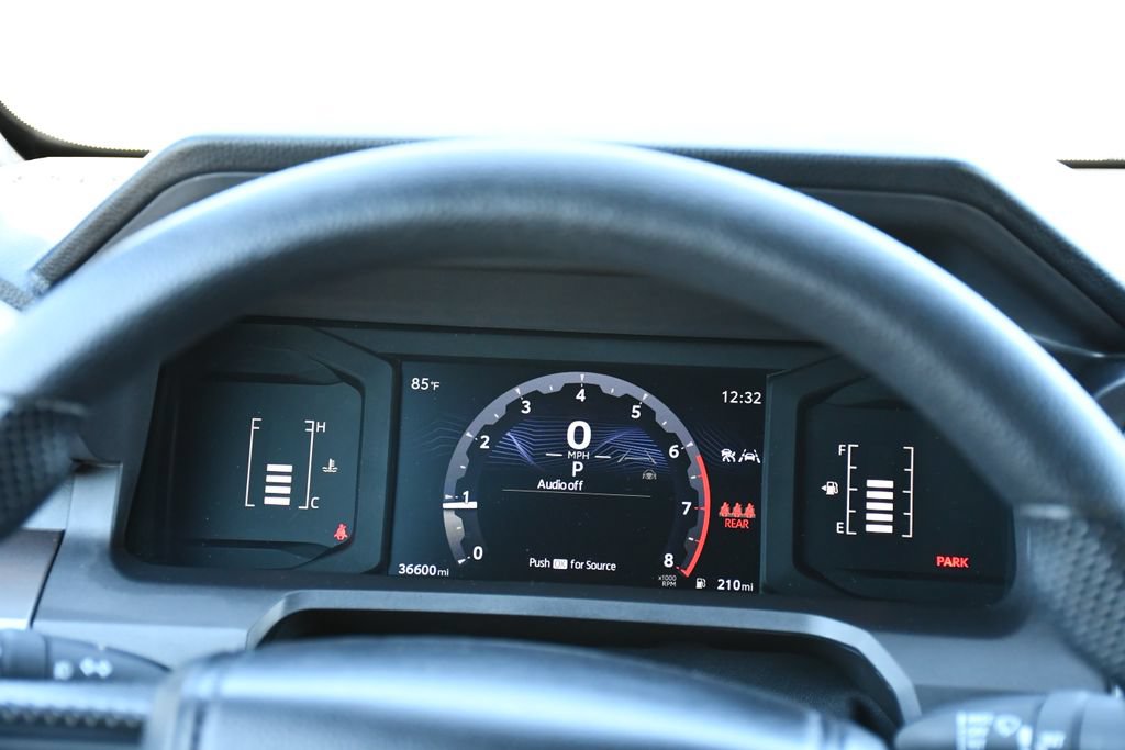 Used 2025 Toyota Tacoma SR5 AWD/4WD image 31