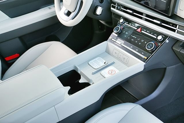New 2026 Hyundai Santa Fe SEL FWD image 14