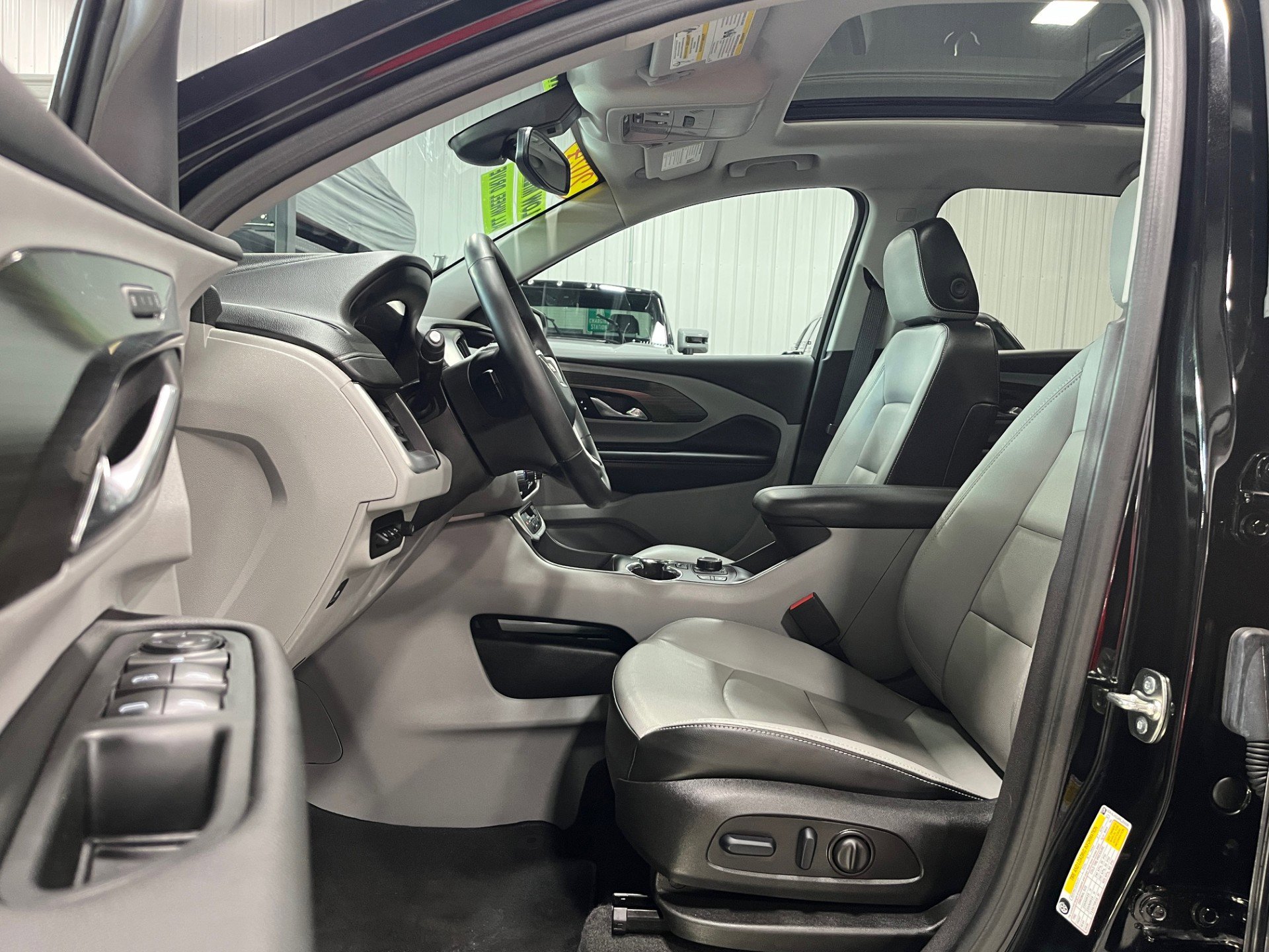 Certified 2024 GMC Terrain SLT w/ Tech Package image 11