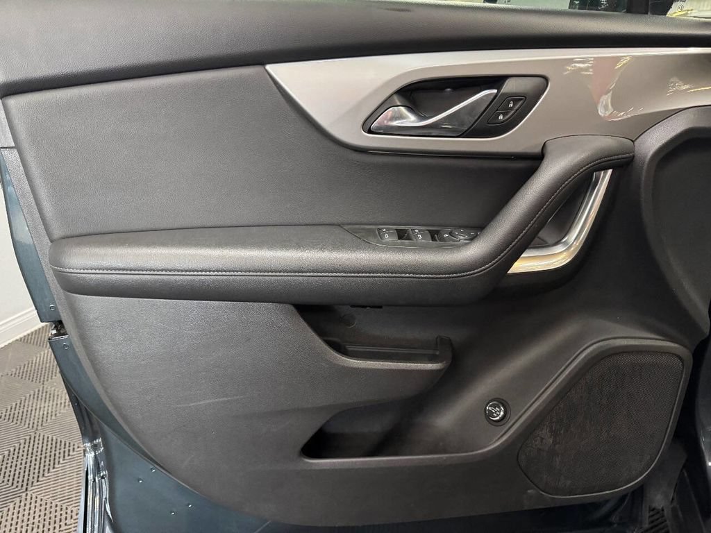 Used 2019 Chevrolet Blazer LT FWD image 40