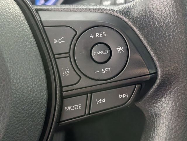 Used 2025 Toyota RAV4 XLE image 15