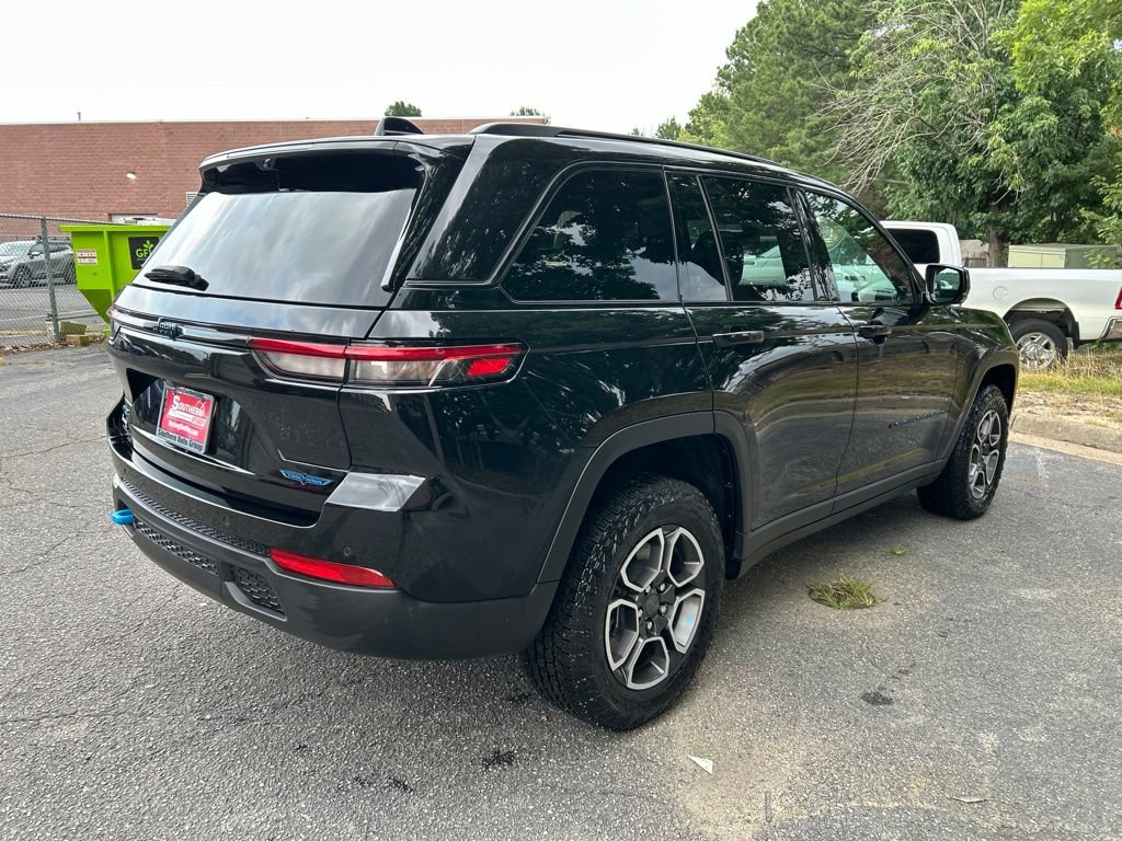 New 2024 Jeep Grand Cherokee Trailhawk w/ Advanced Protech Group II AWD/4WD image 5