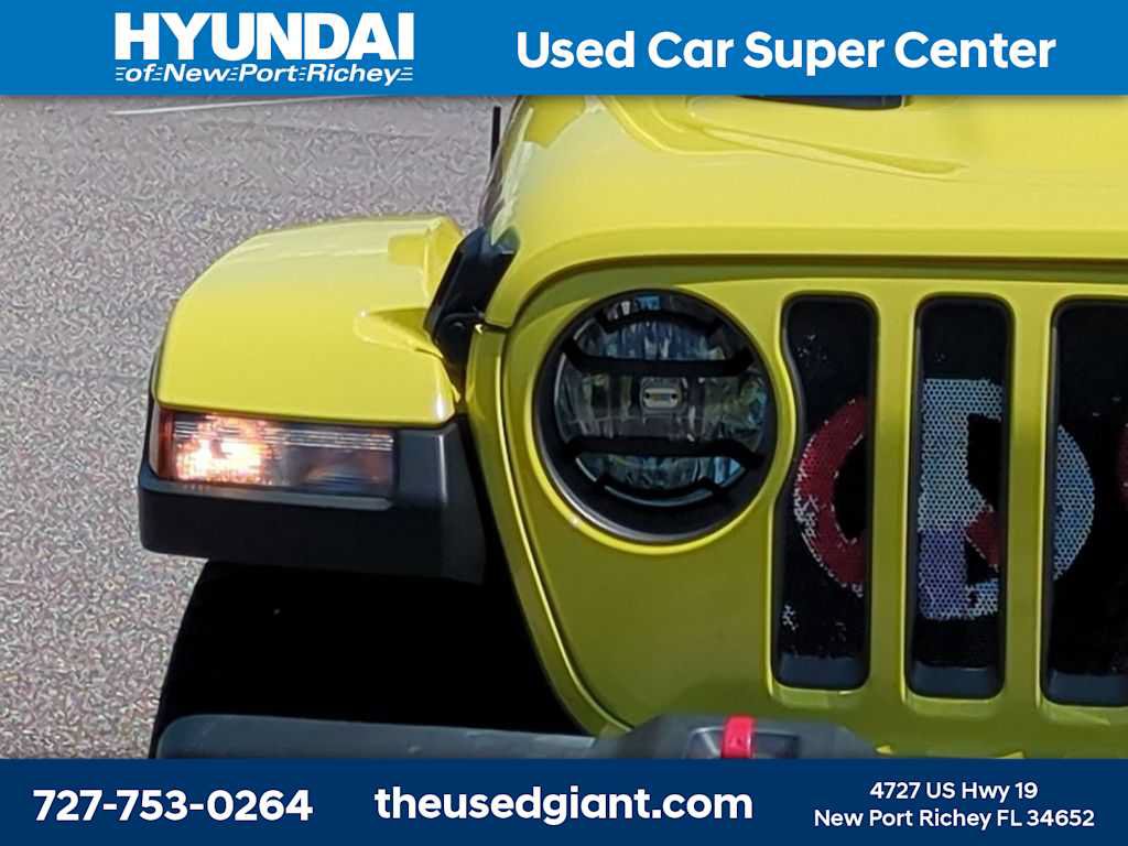 Used 2023 Jeep Gladiator Rubicon w/ Trailer Tow Package AWD/4WD image 9