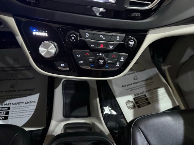 Used 2019 Chrysler Pacifica Touring-L FWD image 22