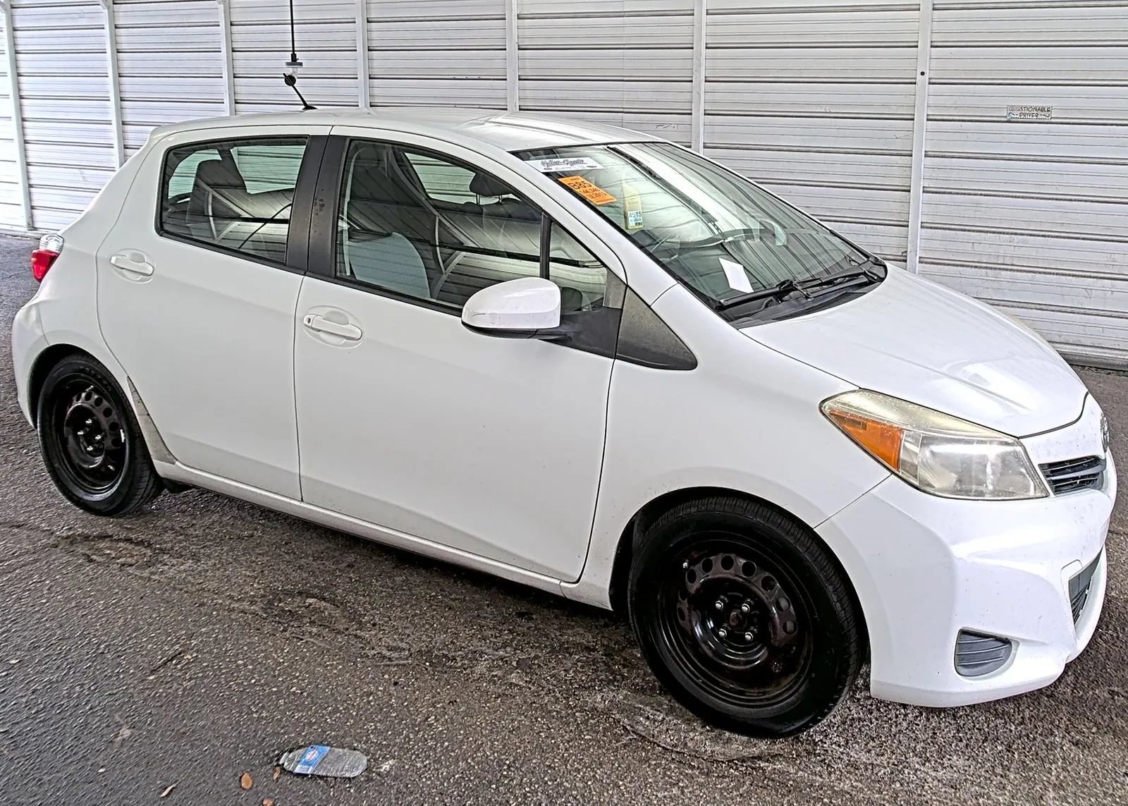 Used 2013 Toyota Yaris LE FWD image 6
