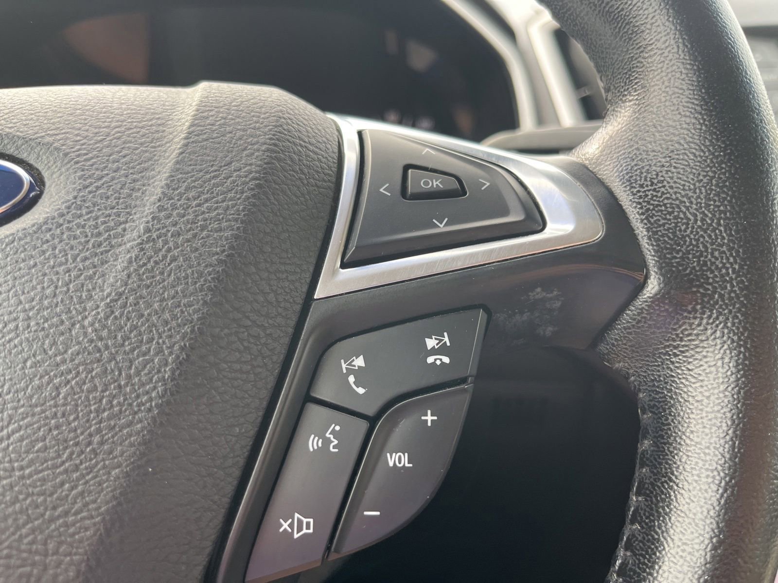 Used 2016 Ford Edge SEL FWD image 15