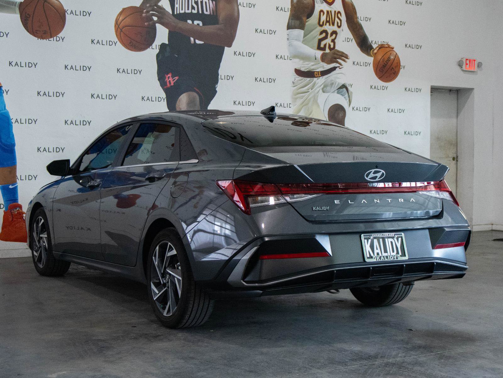 Used 2025 Hyundai Elantra SEL image 23