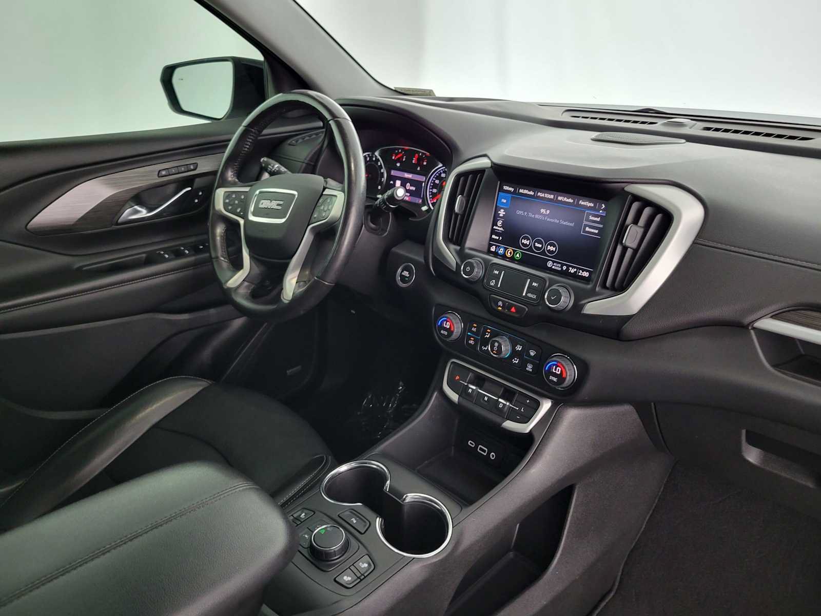 Used 2022 GMC Terrain SLT w/ Infotainment Package II FWD image 11