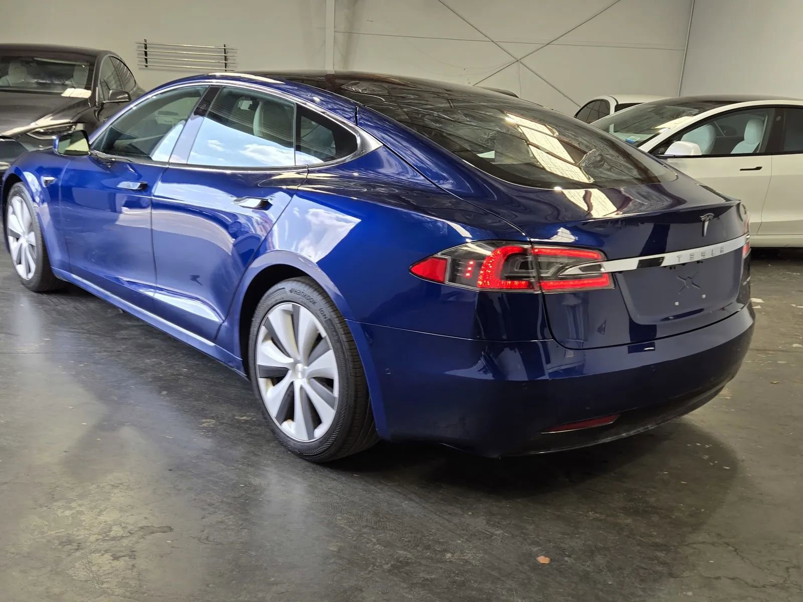 Used 2020 Tesla Model S Long Range AWD/4WD image 2
