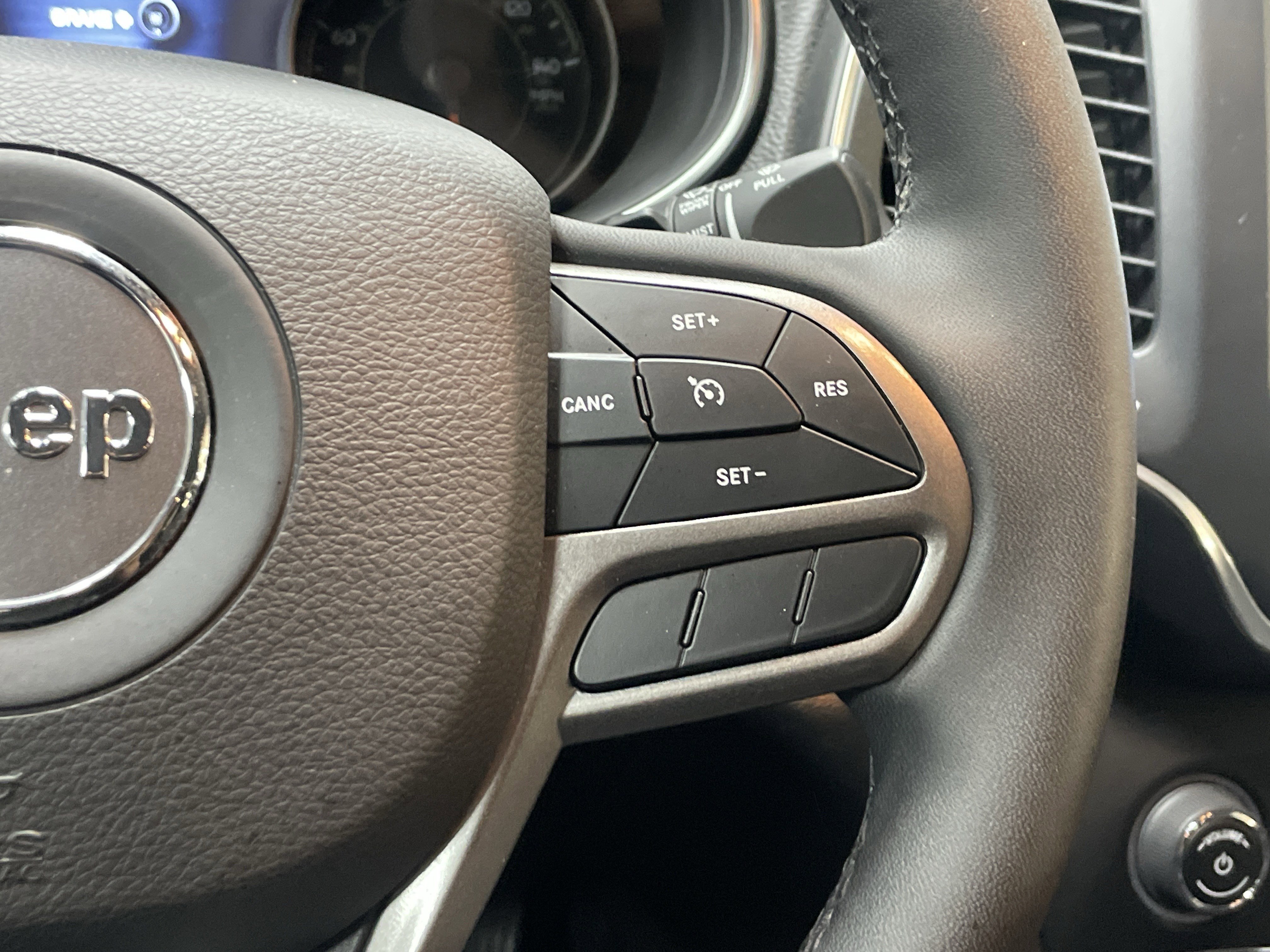 Used 2022 Jeep Cherokee Latitude Lux image 18