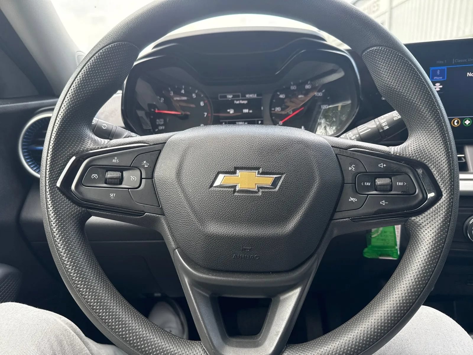 Used 2025 Chevrolet Trax LS FWD image 15