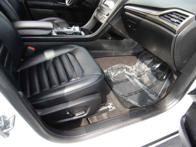 Used 2020 Ford Fusion SEL FWD image 9
