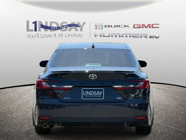 Used 2025 Toyota Camry SE FWD image 4
