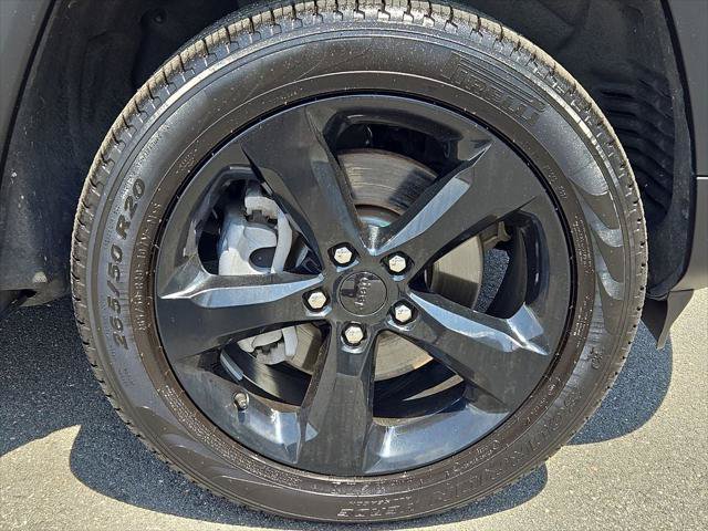 Certified 2025 Jeep Grand Cherokee L Limited w/ Luxury Tech Group II AWD/4WD image 8
