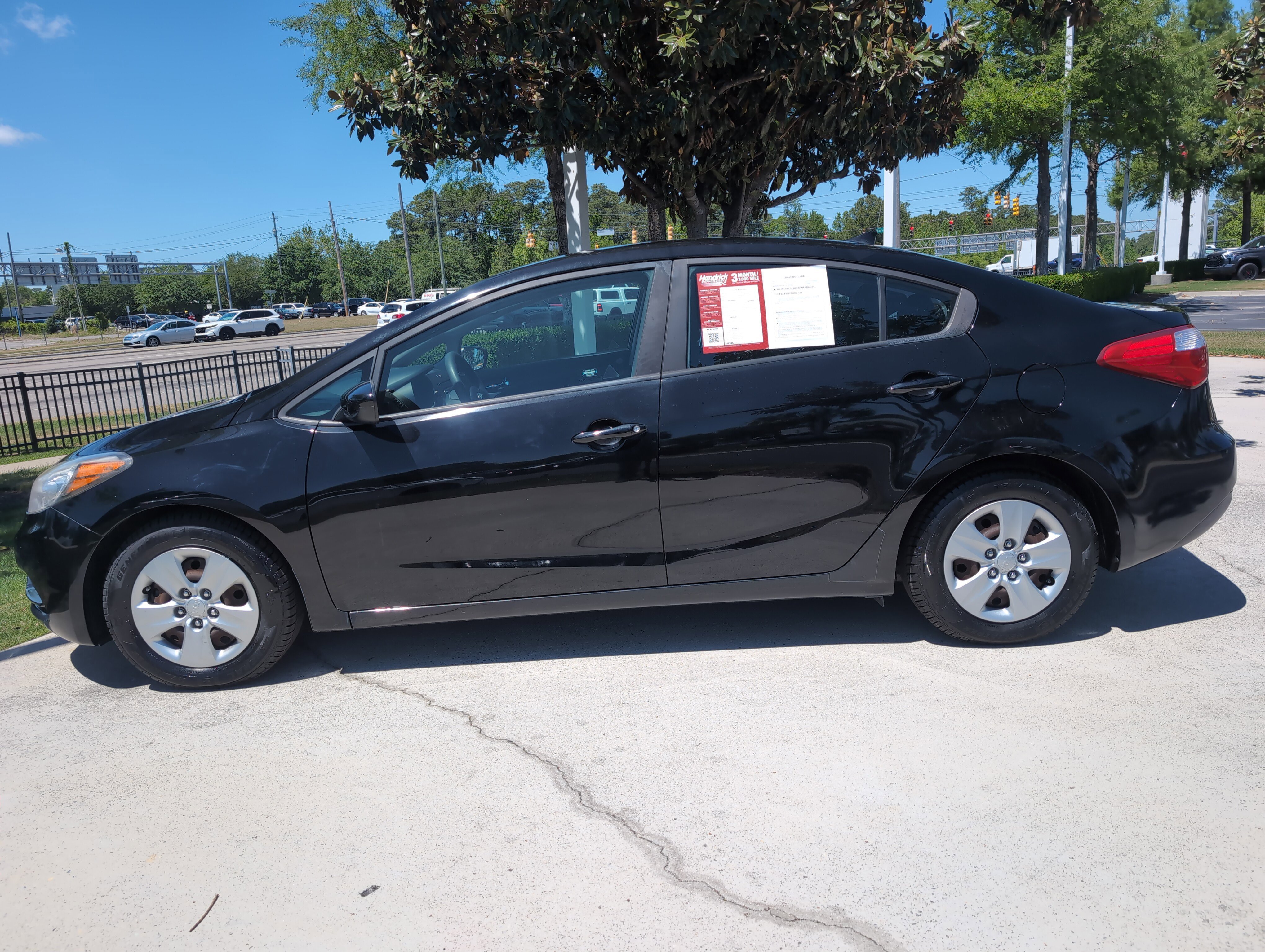 Used 2016 Kia Forte LX FWD image 7