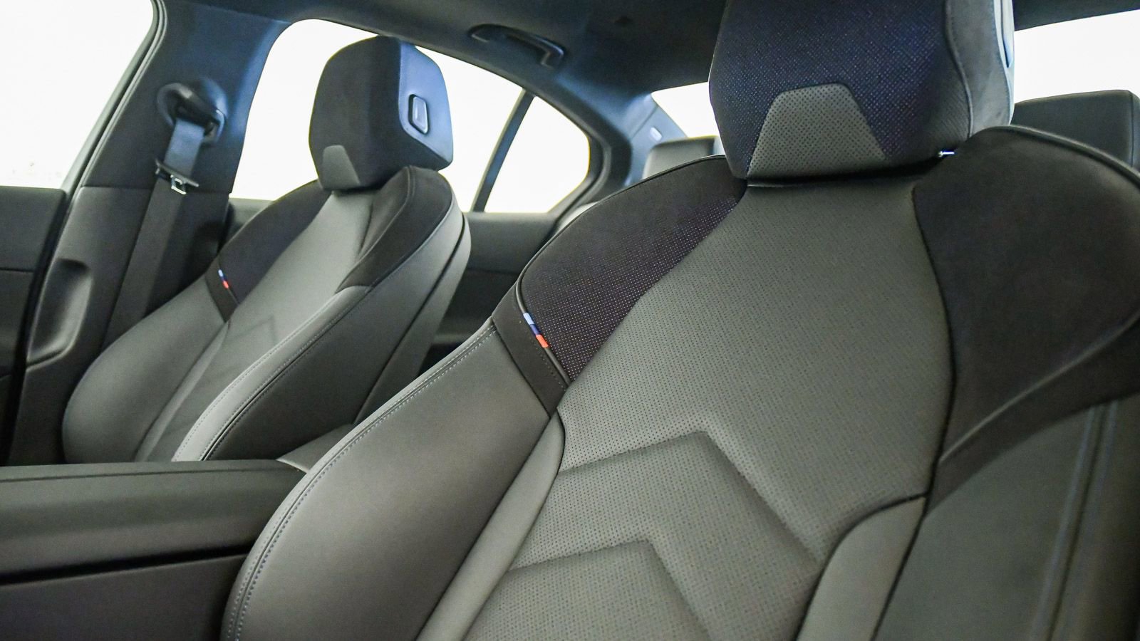 Used 2026 BMW 540i xDrive image 21