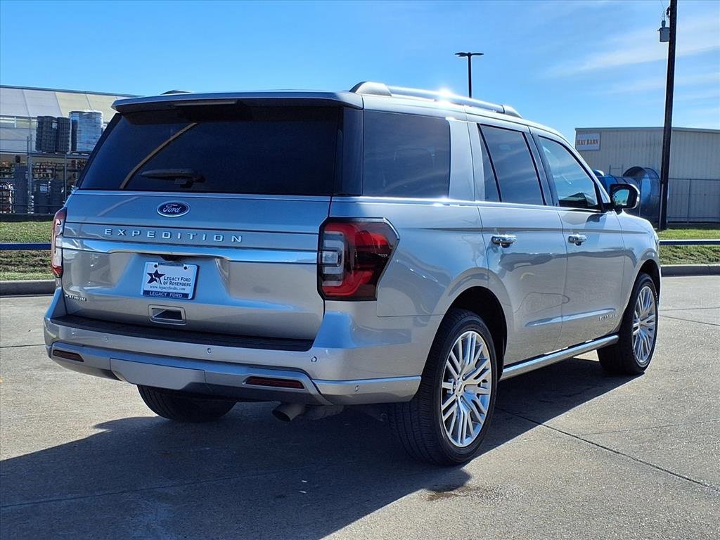 Used 2024 Ford Expedition Platinum image 2