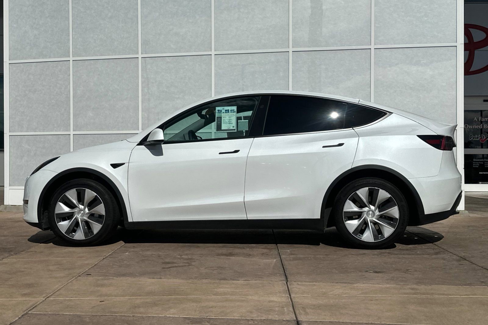 Used 2023 Tesla Model Y Long Range image 7