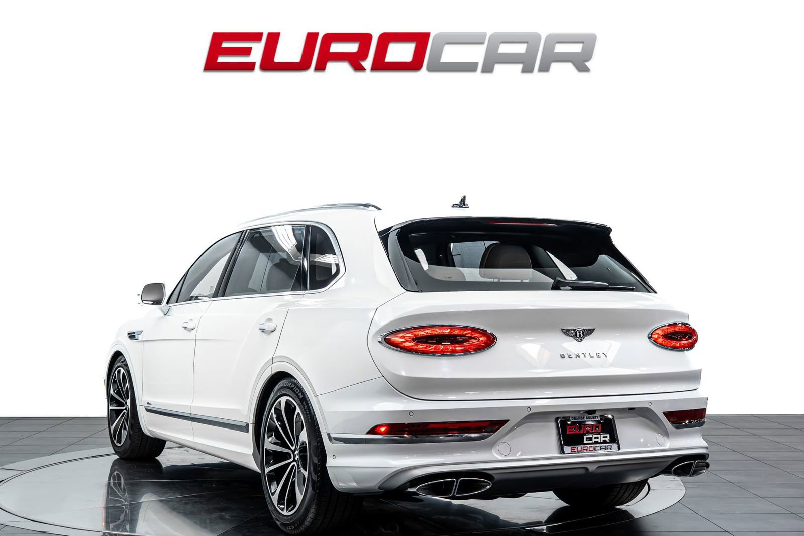 Used 2023 Bentley Bentayga Extended Wheelbase AWD/4WD image 3